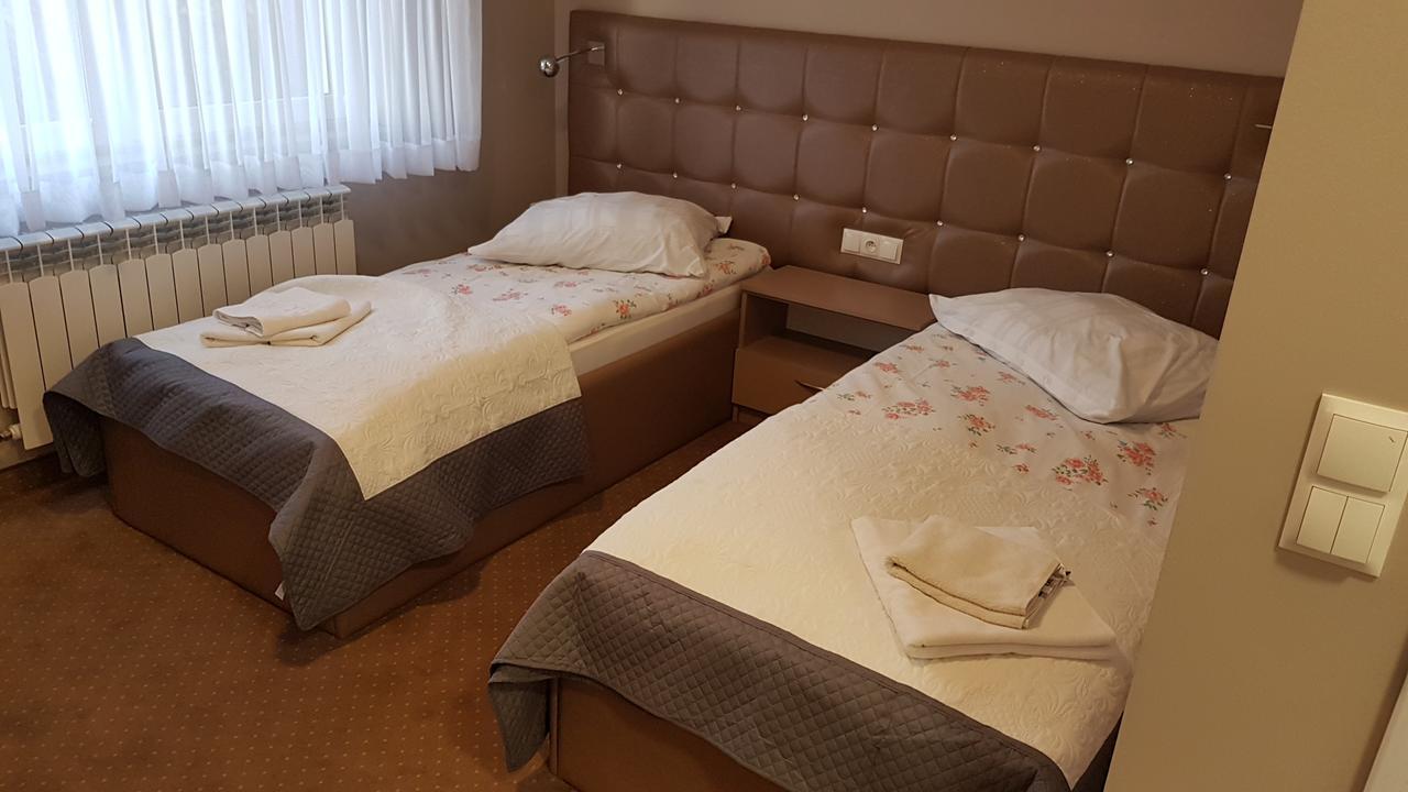 Hotel Gutland Wysokie Mazowieckie Εξωτερικό φωτογραφία