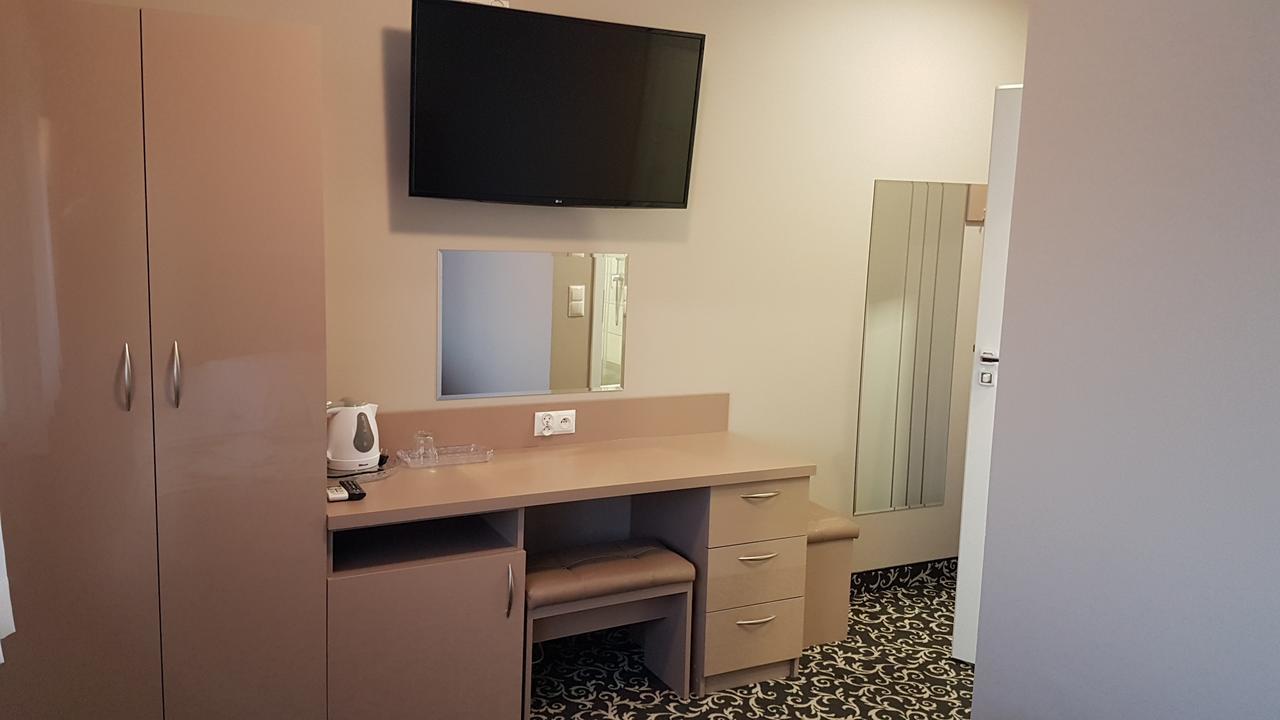 Hotel Gutland Wysokie Mazowieckie Εξωτερικό φωτογραφία