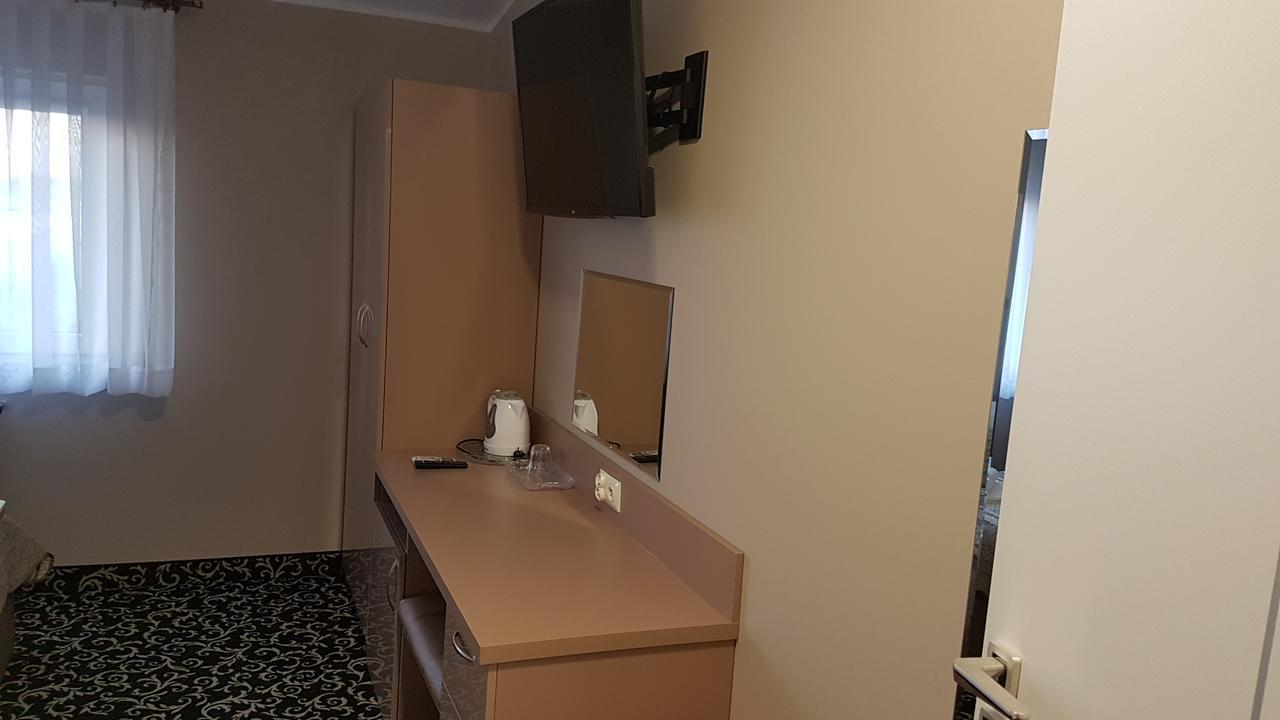 Hotel Gutland Wysokie Mazowieckie Εξωτερικό φωτογραφία