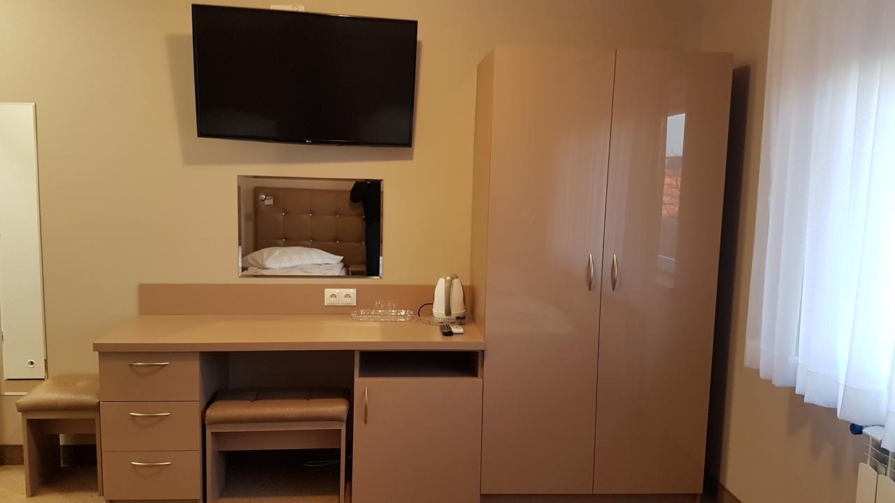 Hotel Gutland Wysokie Mazowieckie Εξωτερικό φωτογραφία